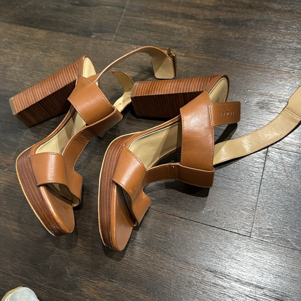 Michael Kors tan heel sandals size 9 - Picture 5 of 5